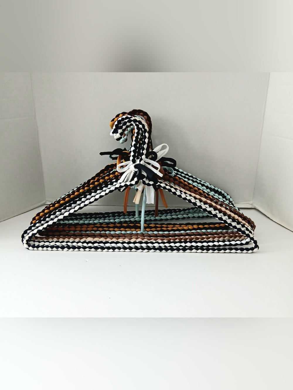 Handmade hangers braided in nylotex set of 12